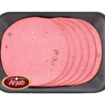 ٨/١ لانشون أطياب بقري بالتوابل