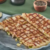 فطيرة دجاج باربيكيو وسط